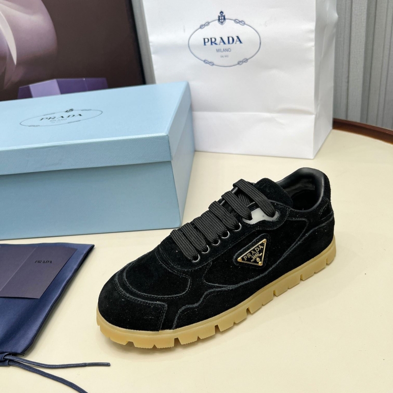 Pra*a casual shoes
